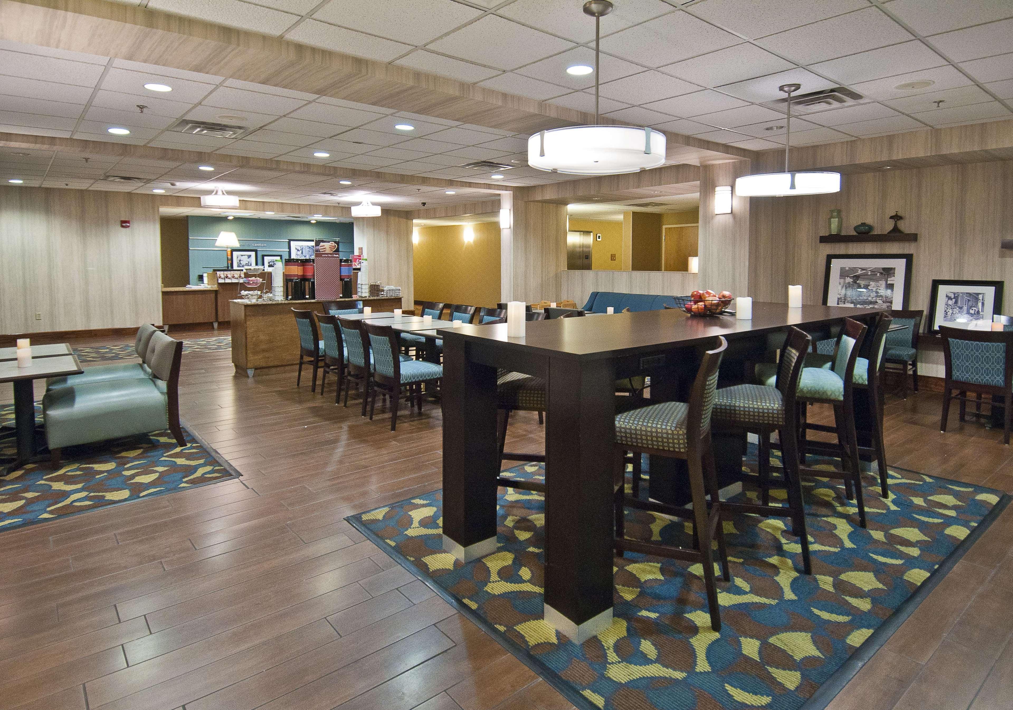 Hampton Inn Canton Exterior foto